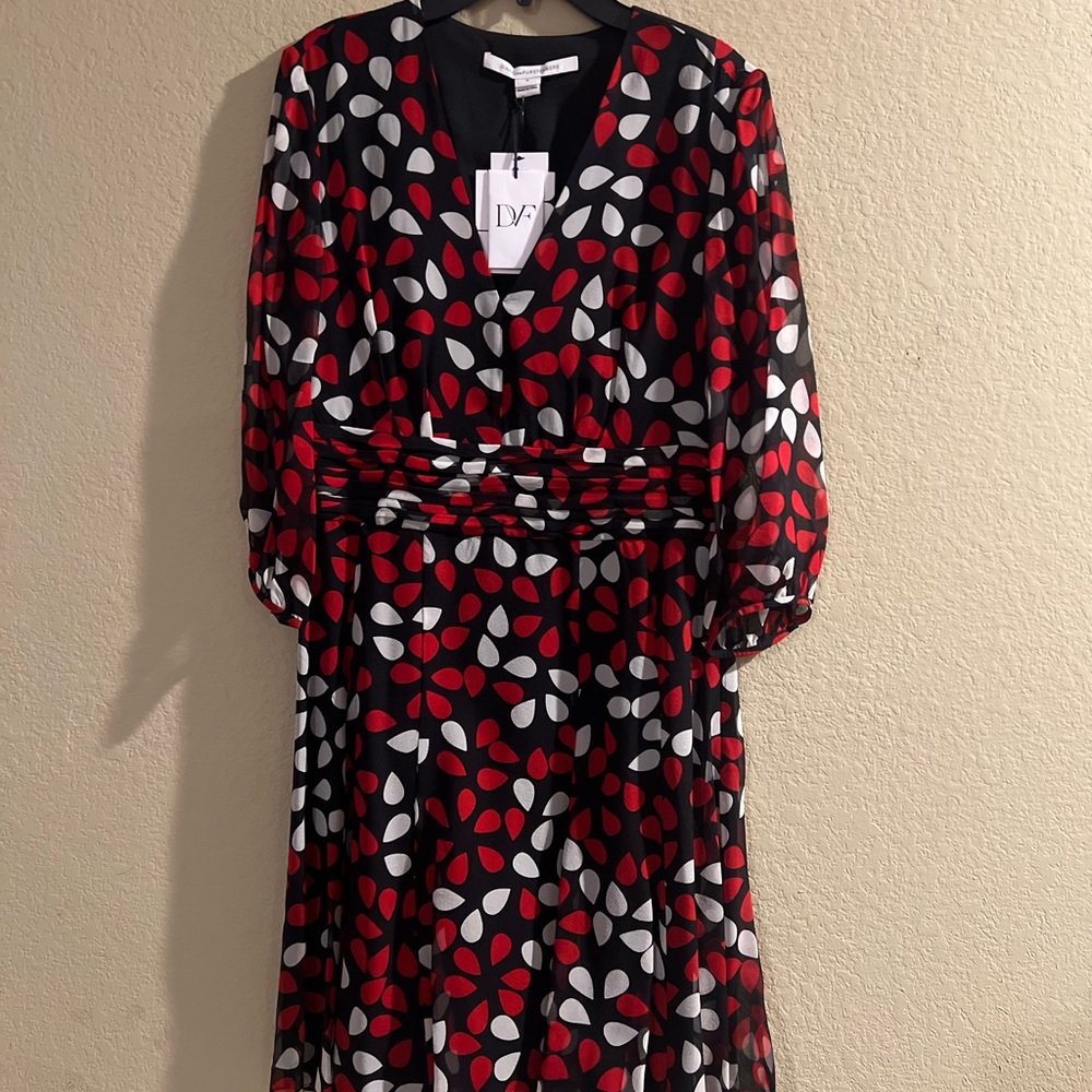 Diane Von Furstenberg Black and Red Patterned Dress